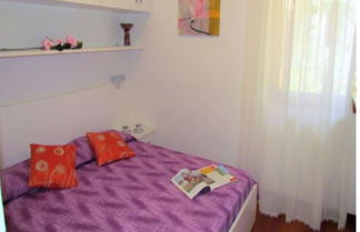 Foto 2 - Charming Apartment With Garden - Beahost