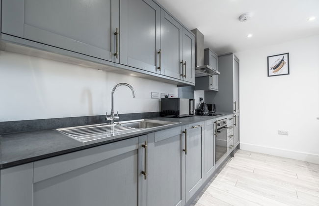 Stunning 2-bed Apartment in Camberley - Foto 15