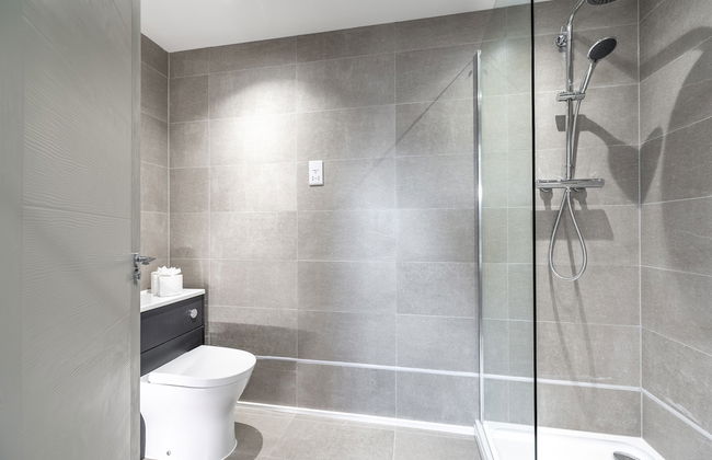 Stunning 2-bed Apartment in Camberley - Foto 29