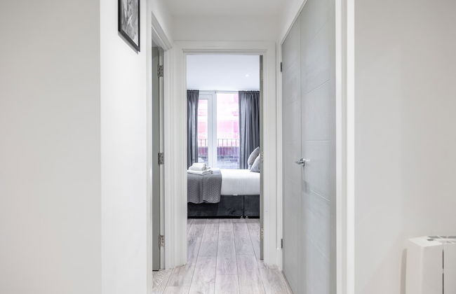 Stunning 2-bed Apartment in Camberley - Foto 2