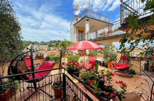 Foto 42 - Central Spoleto Apartment + Large Terrace -in Midst of Shops, Bars + Restaurants