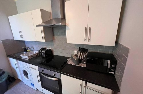 Photo 25 - Impeccable 2-bed Apartment by Cardiff City Centre
