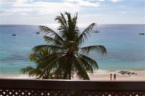 Photo 40 - Tropical Sunset Beach Apartment Hotel