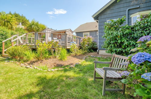 Photo 9 - Beach Pines Bungalow by Avantstay Classic Cottage Steps to the Beach w/ Private Yard