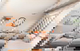 Foto 3 - Ivory I By Avantstay Modern Home w/ Stunning Views Close To Old Town