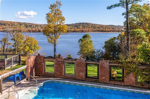 Photo 31 - River House by Avantstay Historic & Secluded Estate on the Hudson River w/ Pool Sleeps 24