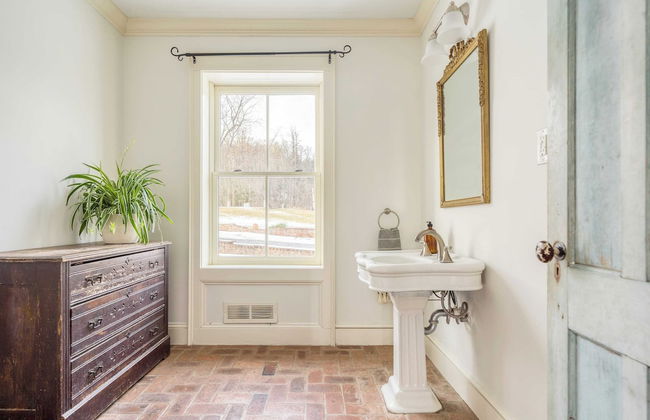 River House by Avantstay Historic & Secluded Estate on the Hudson River w/ Pool Sleeps 24! - Foto 47