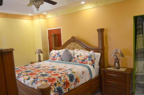 Photo 3 - Immaculate 2-bed House in Greater Portmore