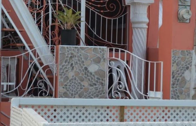 Immaculate 2-bed House in Greater Portmore - Foto 26