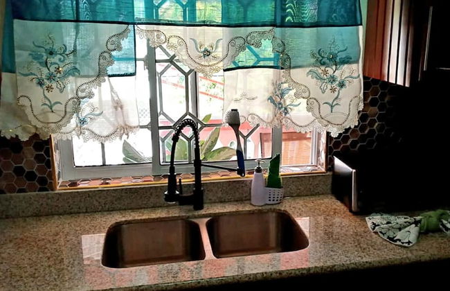 Immaculate 2-bed House in Greater Portmore - Foto 14