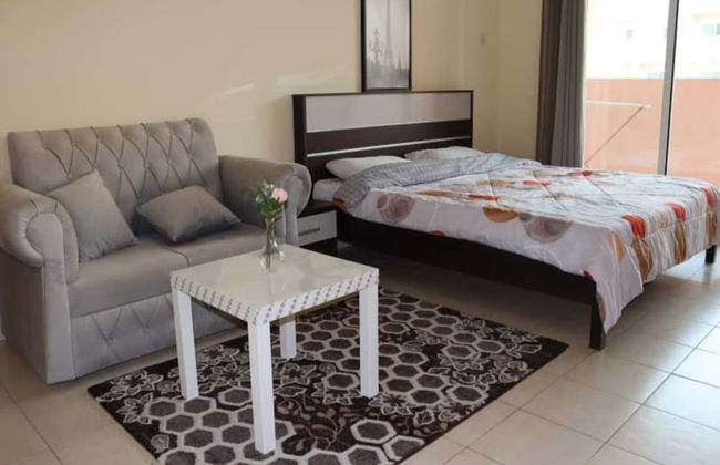 Stunning Studio - With Balcony - Photo 1