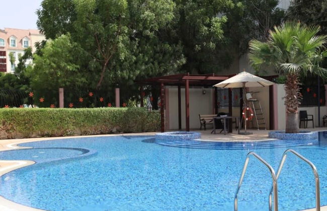 Stunning Studio - With Balcony - Photo 9