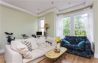 Photo 2 - Stunning 2 Bedroom Apartment in Maida Vale With a Garden