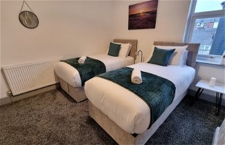 Photo 1 - Cosy Stay in Stoke on Trent By Villazu