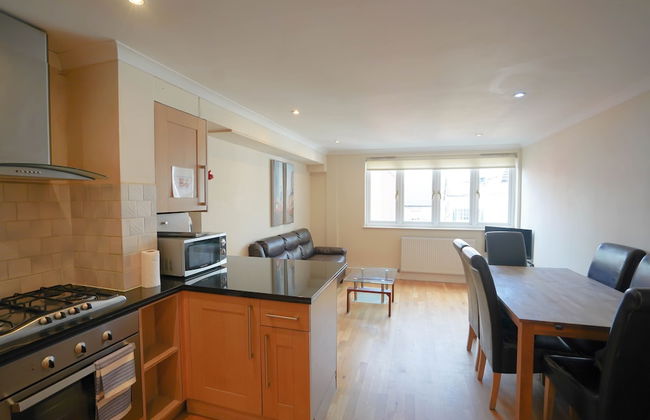 Cosy 2-bed 2 Bathroom Apartment in London - Foto 6