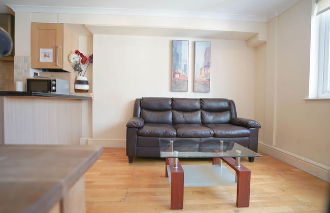 Cosy 2-bed 2 Bathroom Apartment in London - Foto 8