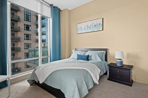 Photo 16 - GLOBALSTAY. Gorgeous Downtown Condos. Free parking