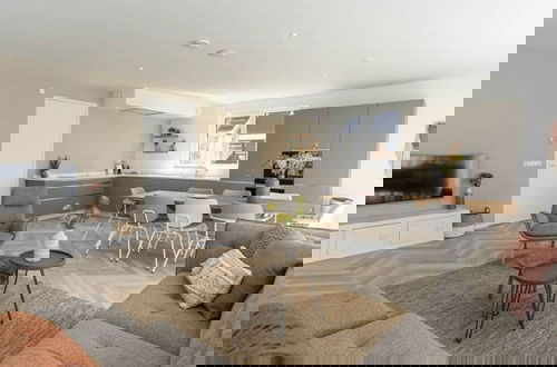 Photo 2 - Holiday Home in De Koog Near the Sea