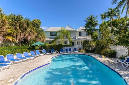 Foto 17 - A Place In Paradise by Avantstay Key West Walkable w/ Shared Pool Week Long Stays Only