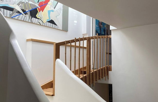 Stunning Architect House with courtyard - Photo 6