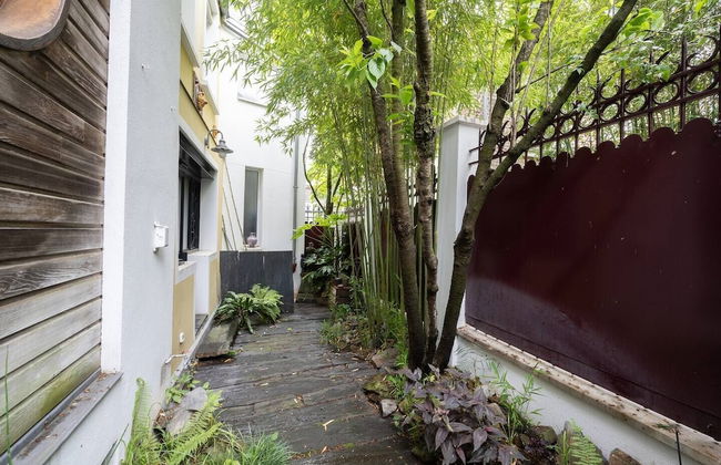 Stunning Architect House with courtyard - Photo 16