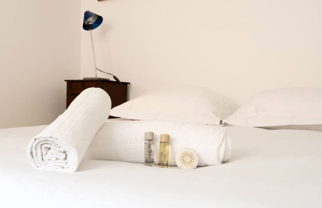 Stunning Architect House with courtyard - Photo 3