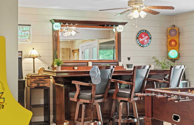 Alpine Serenity by Avantstay Beach + Lake Access Theater, Deck, Playroom - Foto 25