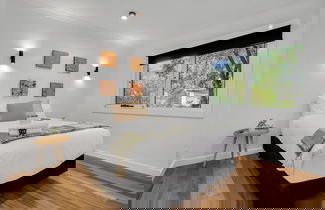 Foto 1 - Bright on the River (Buffalo Apartment 1)