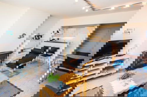 Foto 4 - Apartment With Frontal Sea-views