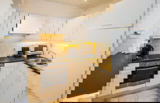 Foto 3 - Apartment With Frontal Sea-views