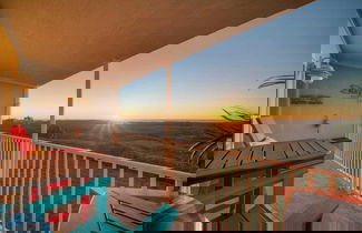 Foto 3 - Walk to Sandfest, Beach Boardwalk, Gulf Views, Pool Beach Please! by Avantstay
