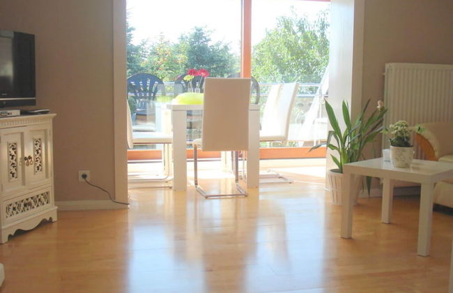 With Beach Chair & Sea... - Foto 10