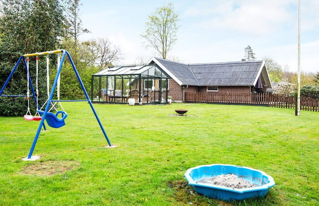 8 Person Holiday Home in Toftlund - Foto 17