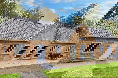 Foto 1 - 8 Person Holiday Home in Thyholm