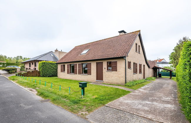 Villa in St-idesbald Near Sea Beach - Photo 1