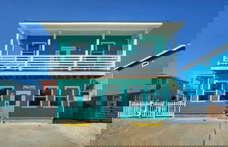 Foto 2 - 2 Blocks to the Beach, Pool, Patio w/ Bar Awave From it All by Avantstay