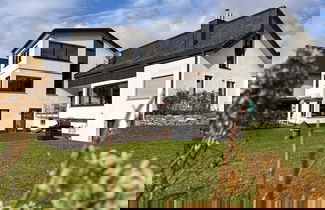 Foto 1 - Modern Split-level House Near Hennesee