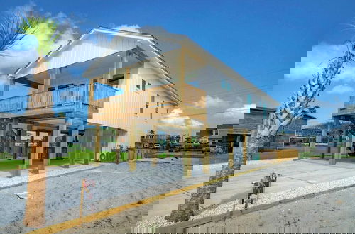 Foto 30 - New Build! Priv Pool, Firepit, Walk to the Beach Alright, Alright by Avantstay