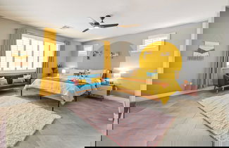Foto 3 - Kaleidoscope by Avantstay Colorful Escape + Pool