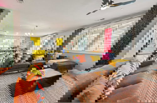 Photo 22 - Kaleidoscope by Avantstay Colorful Escape + Pool