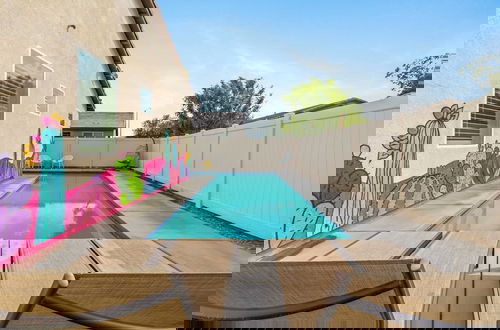 Photo 36 - Kaleidoscope by Avantstay Colorful Escape + Pool
