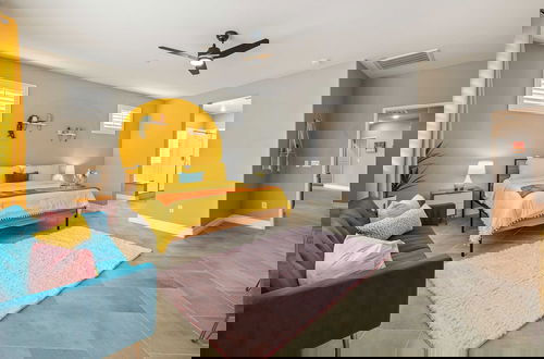 Photo 26 - Kaleidoscope by Avantstay Colorful Escape + Pool