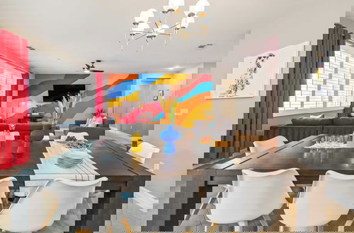 Photo 23 - Kaleidoscope by Avantstay Colorful Escape + Pool