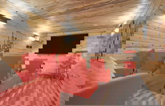 Foto 3 - Pink Pines Avantstay Luxury Aesthetic Dream Home, Indoor Pool, Hot Tub