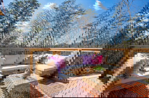 Foto 29 - Pink Pines Avantstay Luxury Aesthetic Dream Home, Indoor Pool, Hot Tub