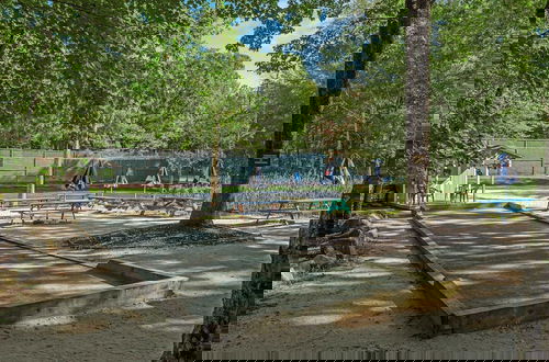 Foto 40 - Boulder Lake-scape Lakefront Views + Firepit Central, Walkable Location