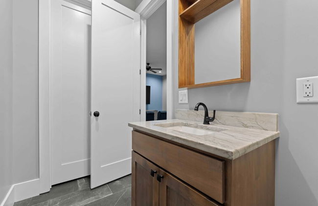 Blue Heron by Avantstay Lakefront, Dock, Pool, Theater Sleeps 22 - Photo 50