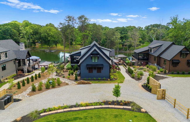 Blue Heron by Avantstay Lakefront, Dock, Pool, Theater Sleeps 22 - Photo 64