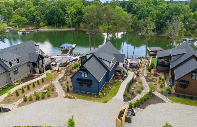 Blue Heron by Avantstay Lakefront, Dock, Pool, Theater Sleeps 22 - Photo 65