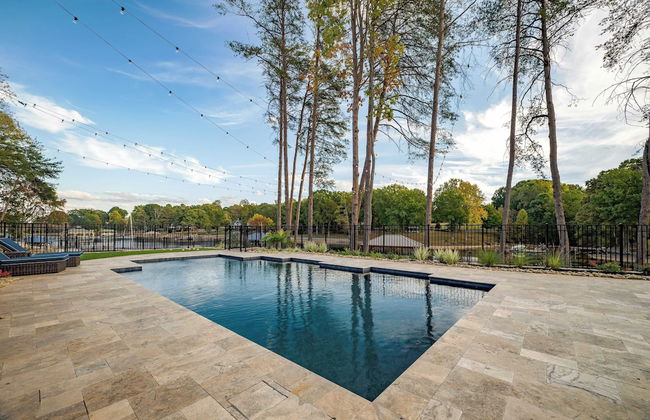 Blue Heron by Avantstay Lakefront, Dock, Pool, Theater Sleeps 22 - Photo 77